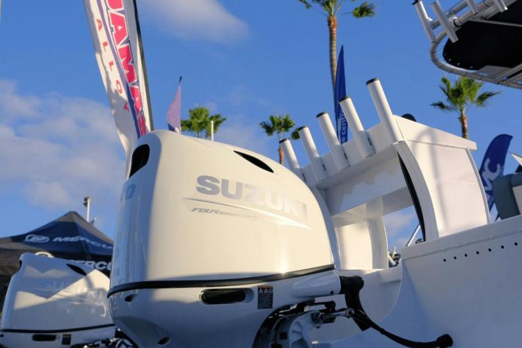 outboards on display