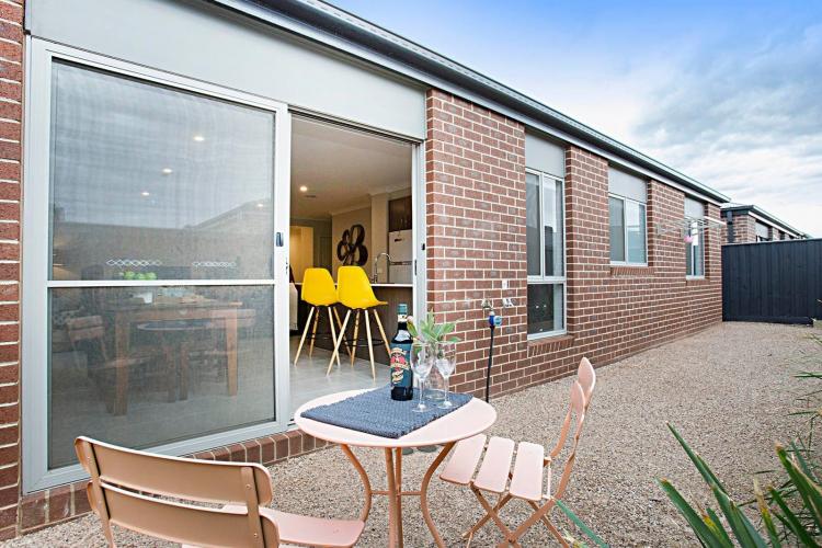 Carinya - Werribee - Outdoor Setting b