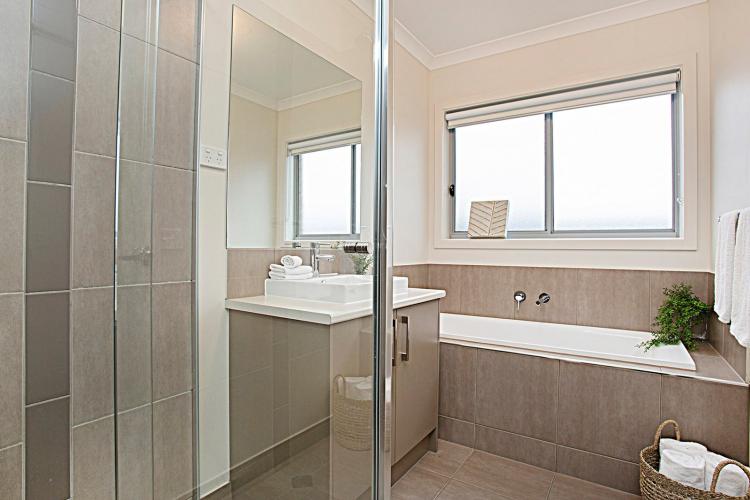 Gumflower - Werribee - Bathroom Shared