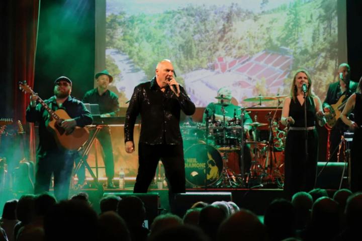 The Neil Diamond Story - Song Sung Blue Tour